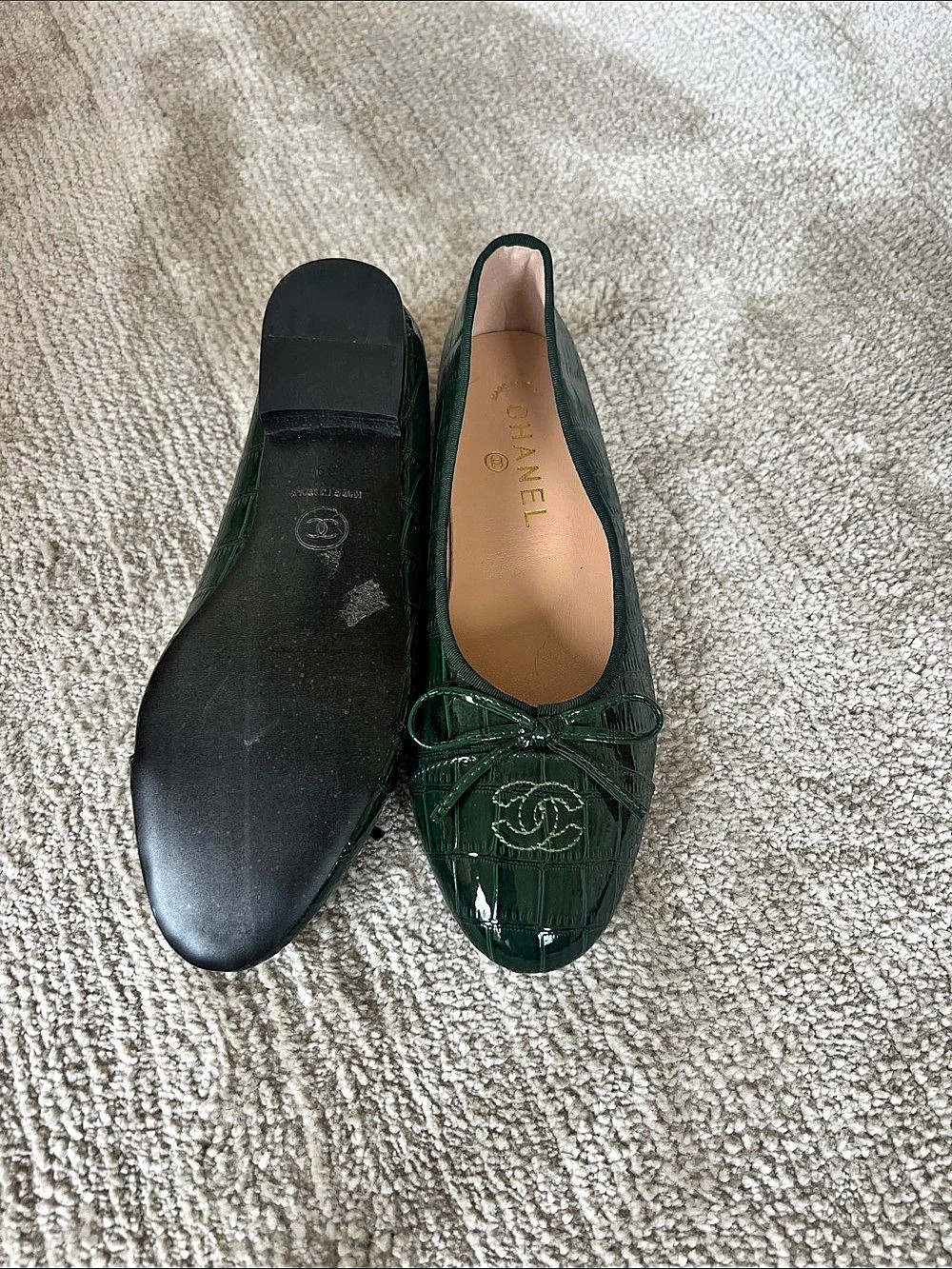Chanel Crocodile Embossed Patent Calfskin Cap Toe CC Ballerina Flats CC - Picture 2 of 2